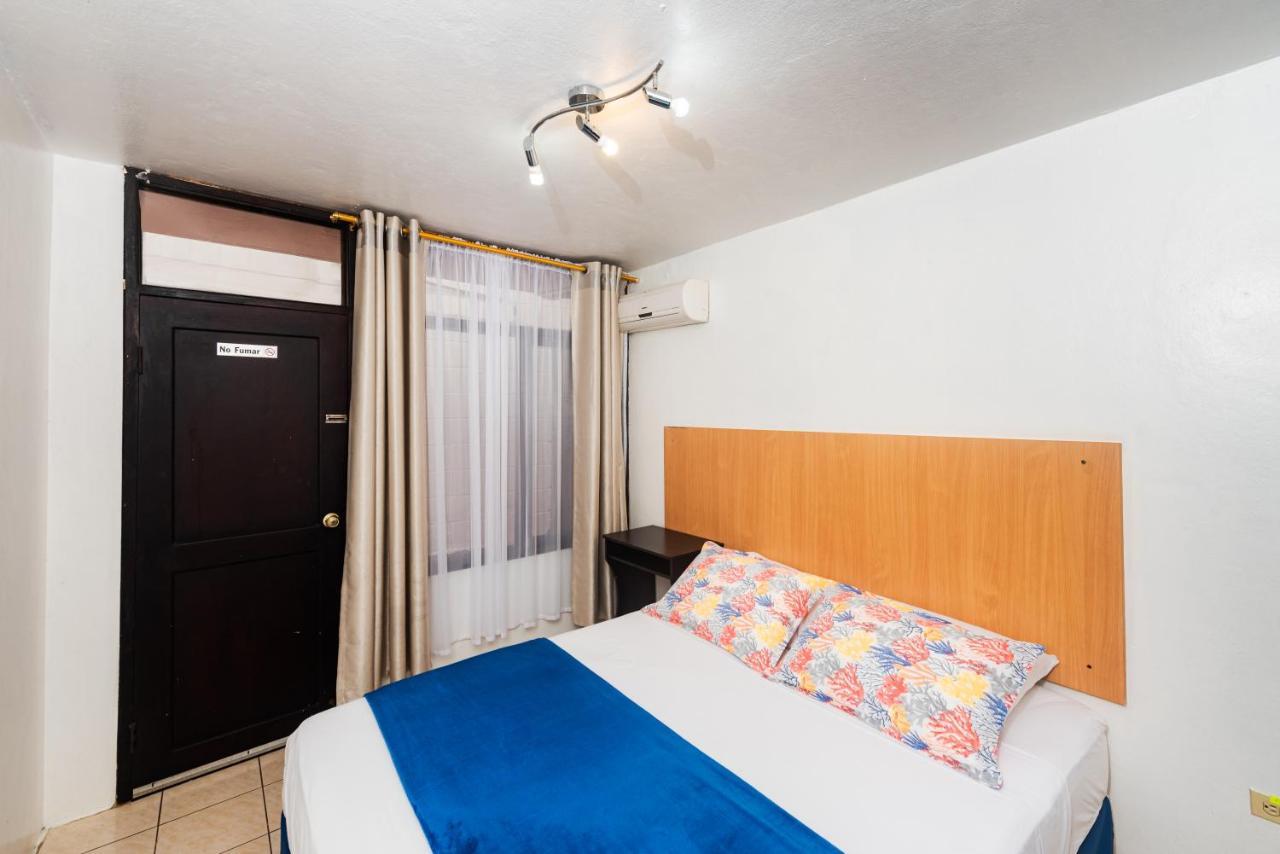 Hostal North Seymour Пуэрто-Айора Экстерьер фото